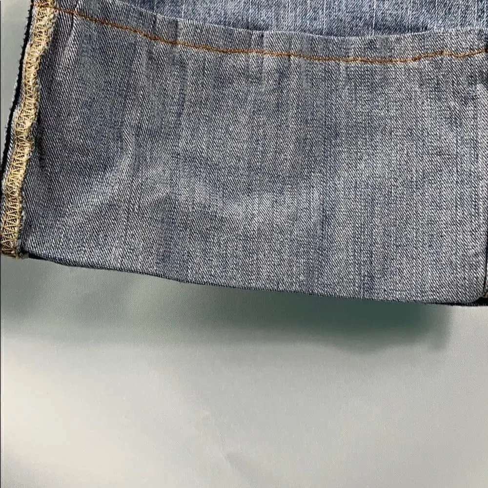 Levi’s signature Stretch Crop low rise boot cut